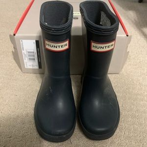 Hunter rain boots.  Toddler size 8. Navy.